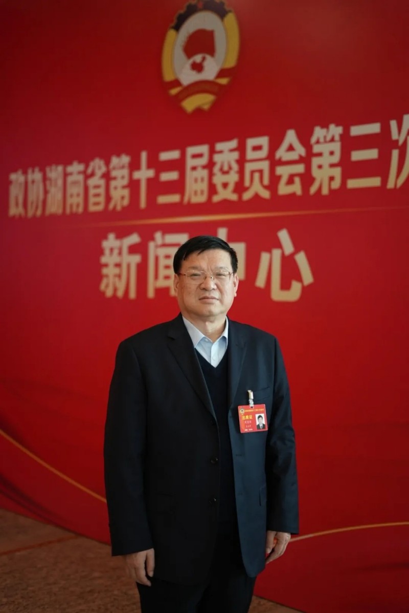 兩會(huì)供銷之聲丨周重旺：產(chǎn)業(yè)先行，以農(nóng)業(yè)經(jīng)營主體的發(fā)展助力鄉(xiāng)村振興
